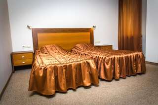 Отель Hotel Intelcoop Пловдив Двухместный номер с 2 отдельными кроватями - Бесплатная парковка-2