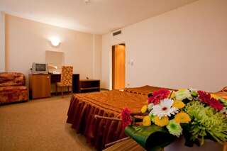 Отель Hotel Intelcoop Пловдив Двухместный номер с 2 отдельными кроватями - Бесплатная парковка-5