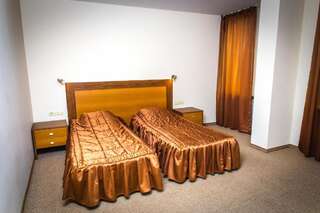 Отель Hotel Intelcoop Пловдив Двухместный номер с 2 отдельными кроватями - Бесплатная парковка-10